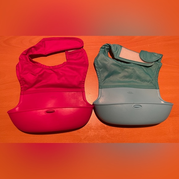 OXO Tot Roll-Up Bib 2 Pack - Pink/Teal - Picture 1 of 2